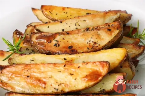 Картопля по-сільському з розмарином