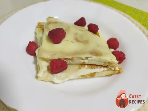 Млинці в сметанній заливці