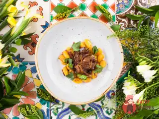 Ньоккі з баранячою гомілкою