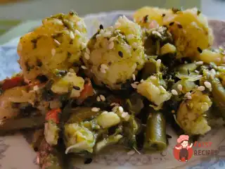 Гарнір із цвітної капусти, шпинату та стручкової квасолі