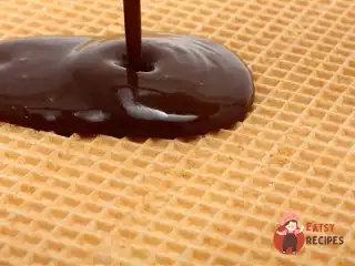 Теплий соус мокко