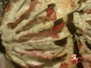 Баклажани з беконом та сиром