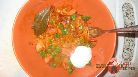 Солянка із сосисками