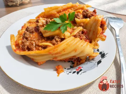 Лінива лазанья на сковороді
