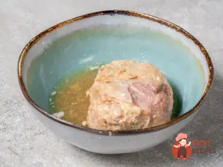 Крок 2: Картопля зі свининою в горщиках