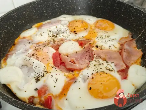 Шакшука з шинкою