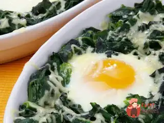 Яйця зі шпинатом