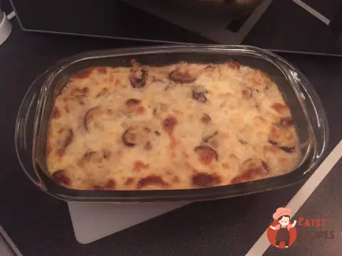 Куряче філе з грибами та сиром
