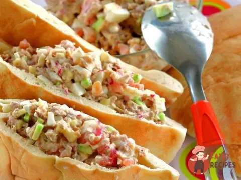 Піта з тунцем та квасолею