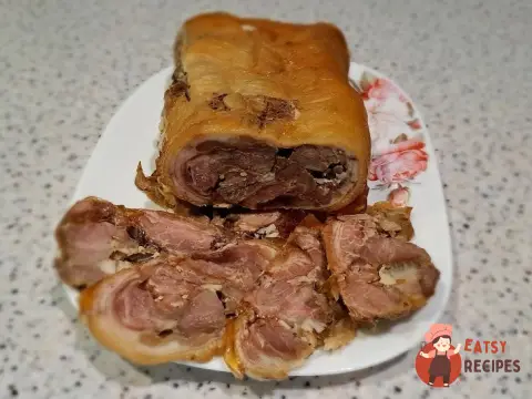 Свиняча рулька, запечена в духовці