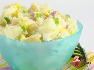 Картопляний салат з сиром Рокфор