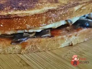 Барбекю мелт з куркою та беконом