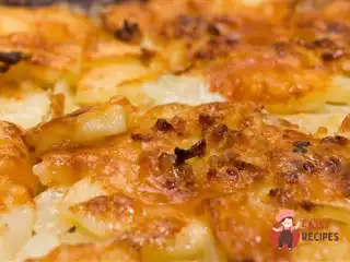 Картопляний гратен з хріном та пармезаном