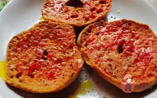 Багель З Помідорами Та Часником