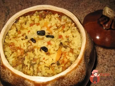 Курячий плов у горщиках