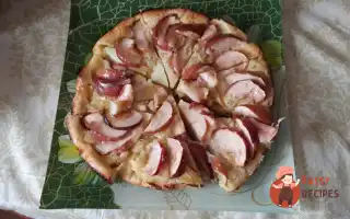 Шарлотка Зі Сметанним Тестом