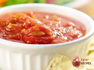 Сальса зі смаженої кукурудзи, зелених чилі та кінзи.