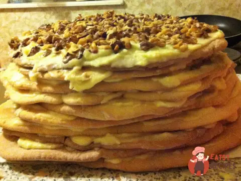 Медовий торт з волоськими горіхами