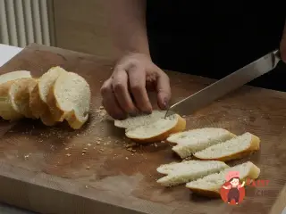 Крок 2: Запечений камамбер із сухариками
