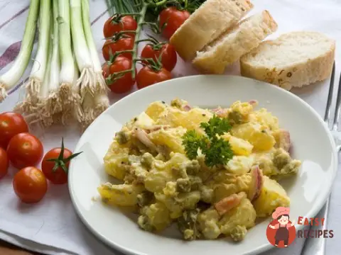Картопляний салат з горошком та кінзою