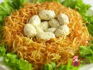 Салат з куркою «Гніздо глухаря»
