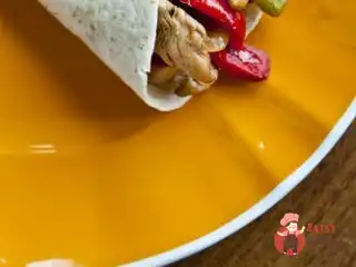 Фахітас з куркою та гуакамоле