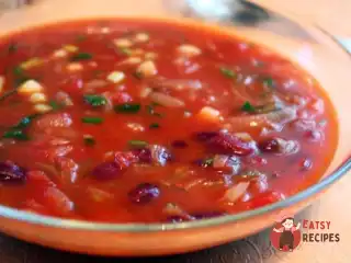 Суп із червоної квасолі з цибулею-пореєм