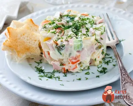 Салат з куркою та крабом