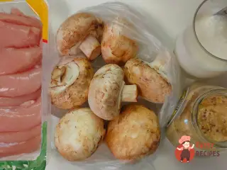 Крок 1: Куряче філе, тушковане в гірчично-грибному соусі