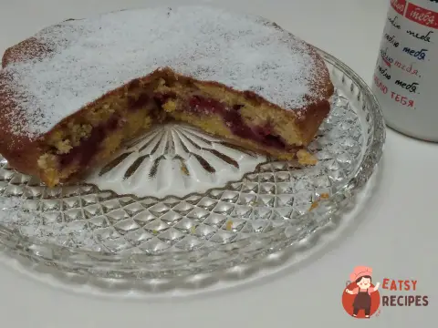 Пиріг з лимонною цедрою та малиною