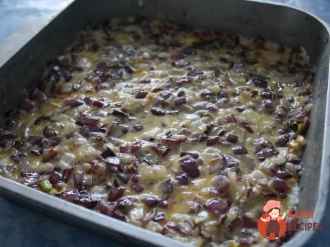 Повітряна рисова запіканка з сосисками