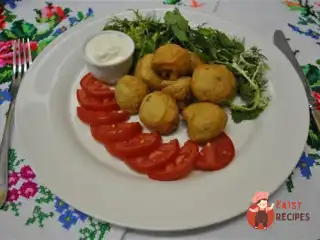 Гриби у клярі зі сметаною