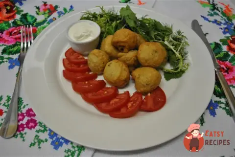 Гриби у клярі зі сметаною