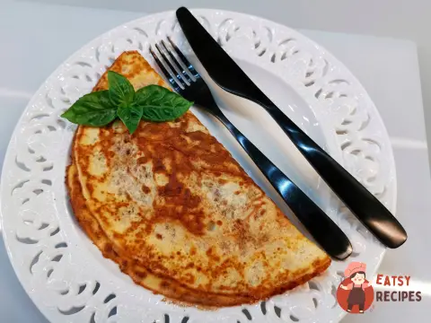 Яєчний млинець з начинкою для кето-дієти