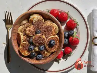 Маленькі рисові панкейки з шоколадом для коханої