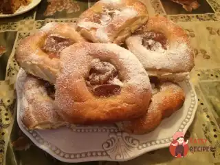 Ватрушки з грушевим джемом