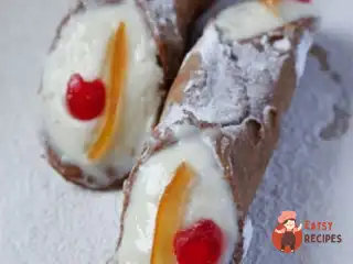 Сицилійські каннолі з вишнею