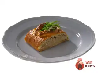 Пиріг з куркою та цибулею