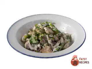 Салат з куркою та грибами