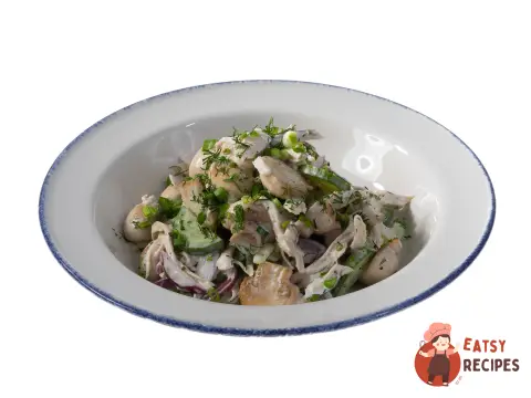 Салат з куркою та грибами