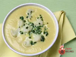 Суп-пюре із цвітної капусти з мускатним горіхом