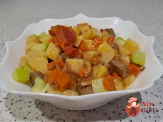 Овочеве рагу з яловичиною в духовці