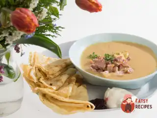Гороховий суп з млинцями