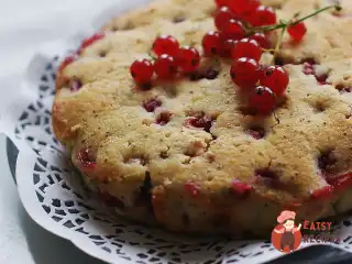 Пиріг з маком та червоною смородиною
