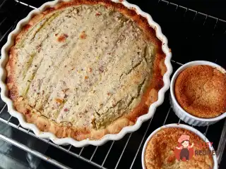 Пиріг з ревнем та мигдалем