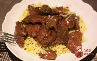 Лінива Яловичина В Цибульному Соусі