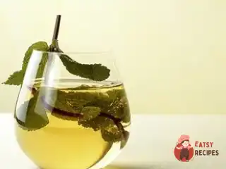 Тонізуючий коктейль із шампанського з чаєм