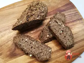 Хліб із насінням