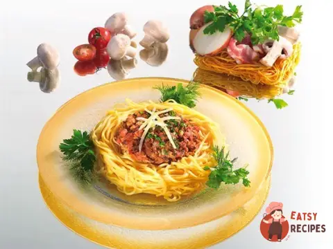 Локшина з копченою грудинкою та грибами