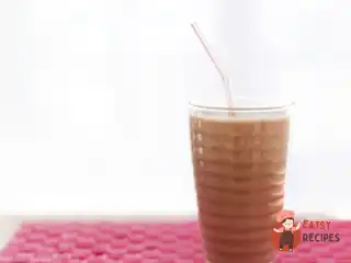 Фруктовий шийк з кокосовими вершками